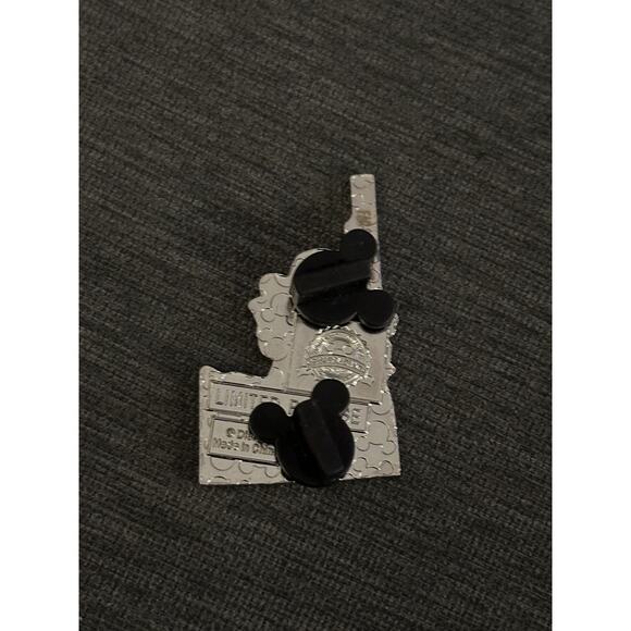 DISNEYLAND DLR LE American Adventure Idaho Disney Pin - Donald Potato ID 129304 - Picture 2 of 2